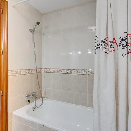 Vista 2 Bedrooms Apartment *